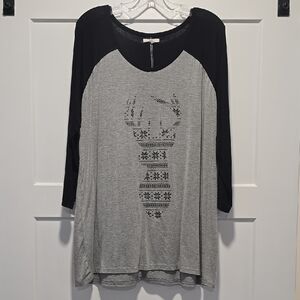 Maurices Black and Gray Raglan Tunic Top with Graphic Design